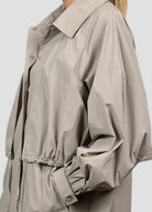 Spolverino lungo J031 T002 dettagli arricciati J031-T002 GRIGIO ISABELLE BLANCHE PARIS 