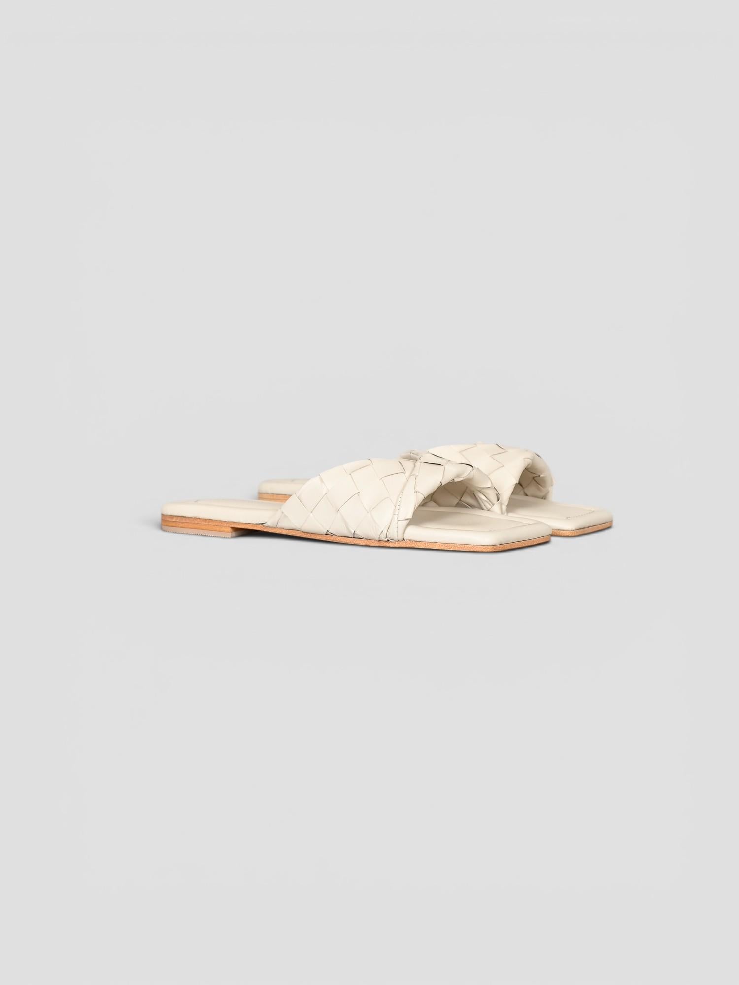 Mule pelle 8557 BONE intrecciato 8557 BONE CORRIDONI MILANO 